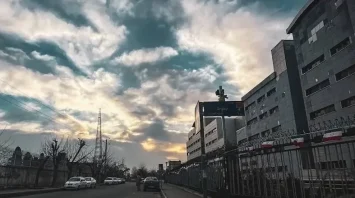 دانشگاه آزاد تهران مرکز پونک